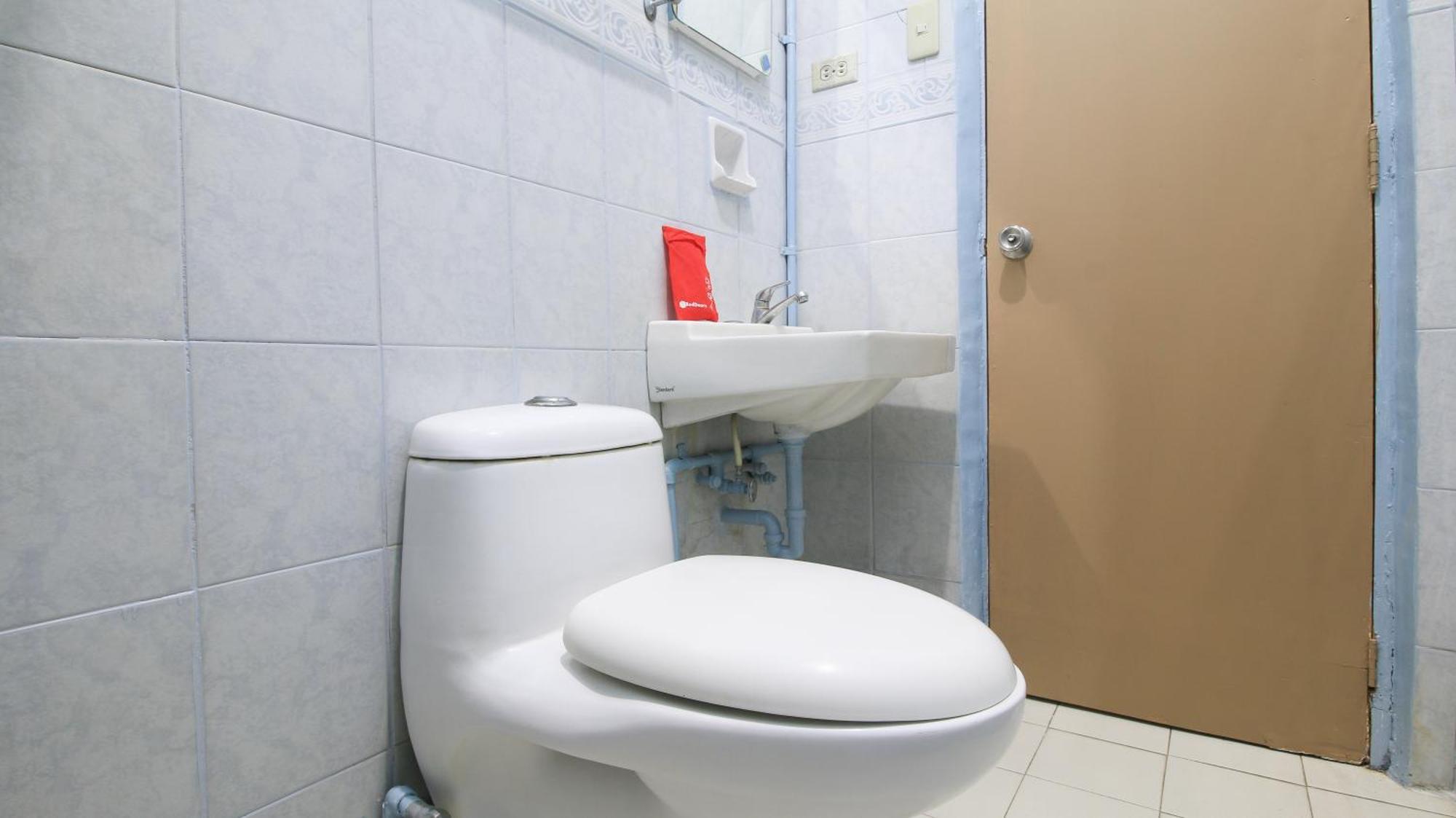 Hotel Reddoorz @ Chinatown Binondo 3*