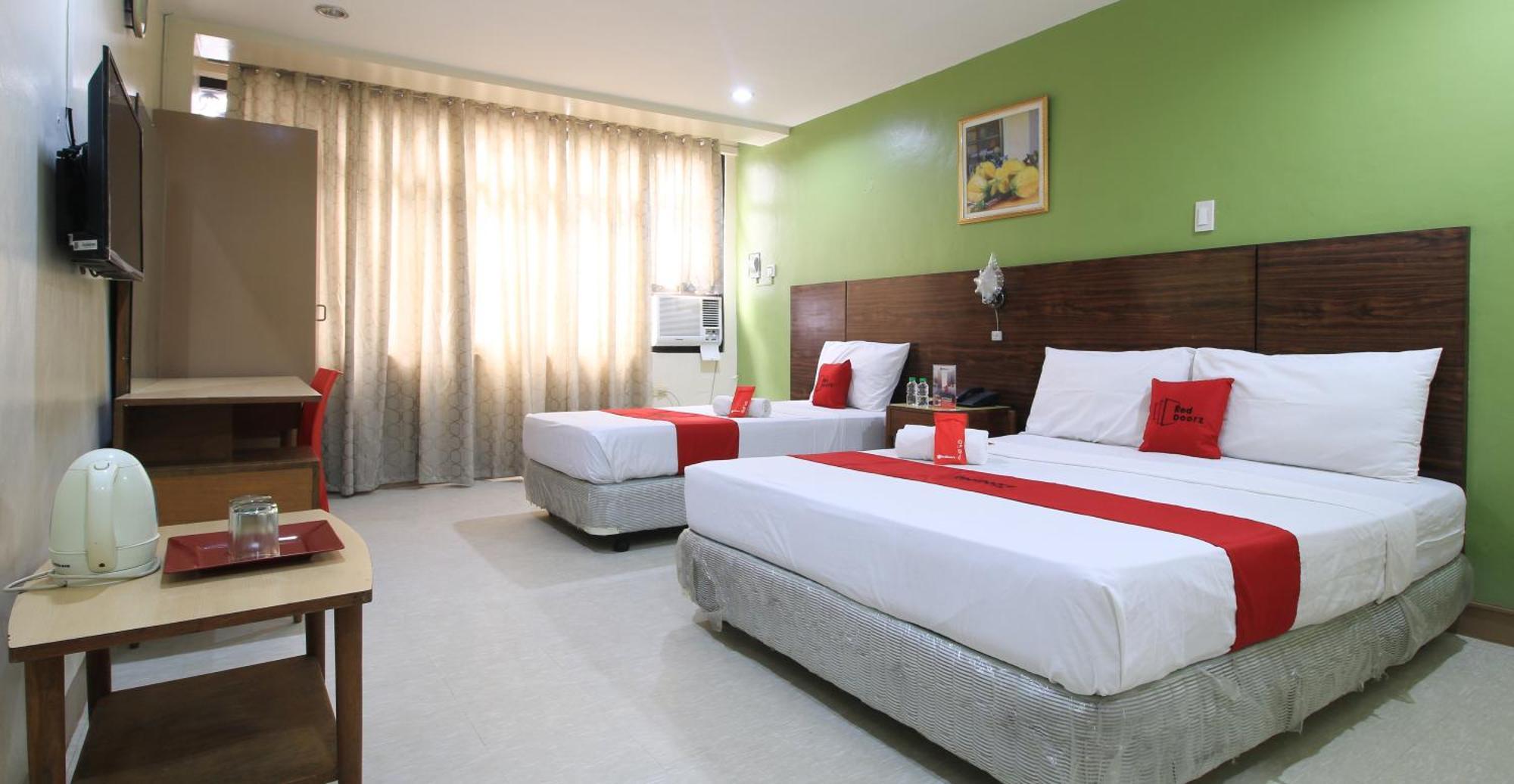 Hotel Reddoorz @ Chinatown Binondo 3*